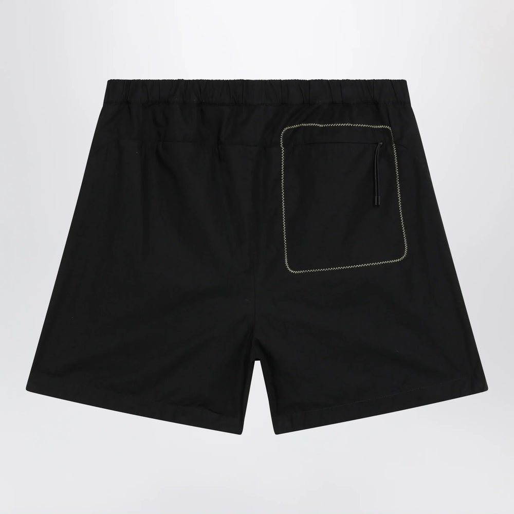 Moncler - Black cargo shorts in cotton gabardine Brand Apparel & Accessories > Clothing > Shorts