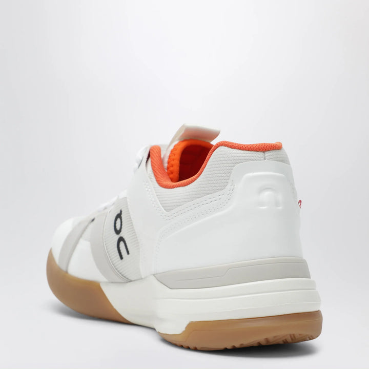 On - The Roger Clubhouse Pro tennis shoes in Ivory/Flame Brand
